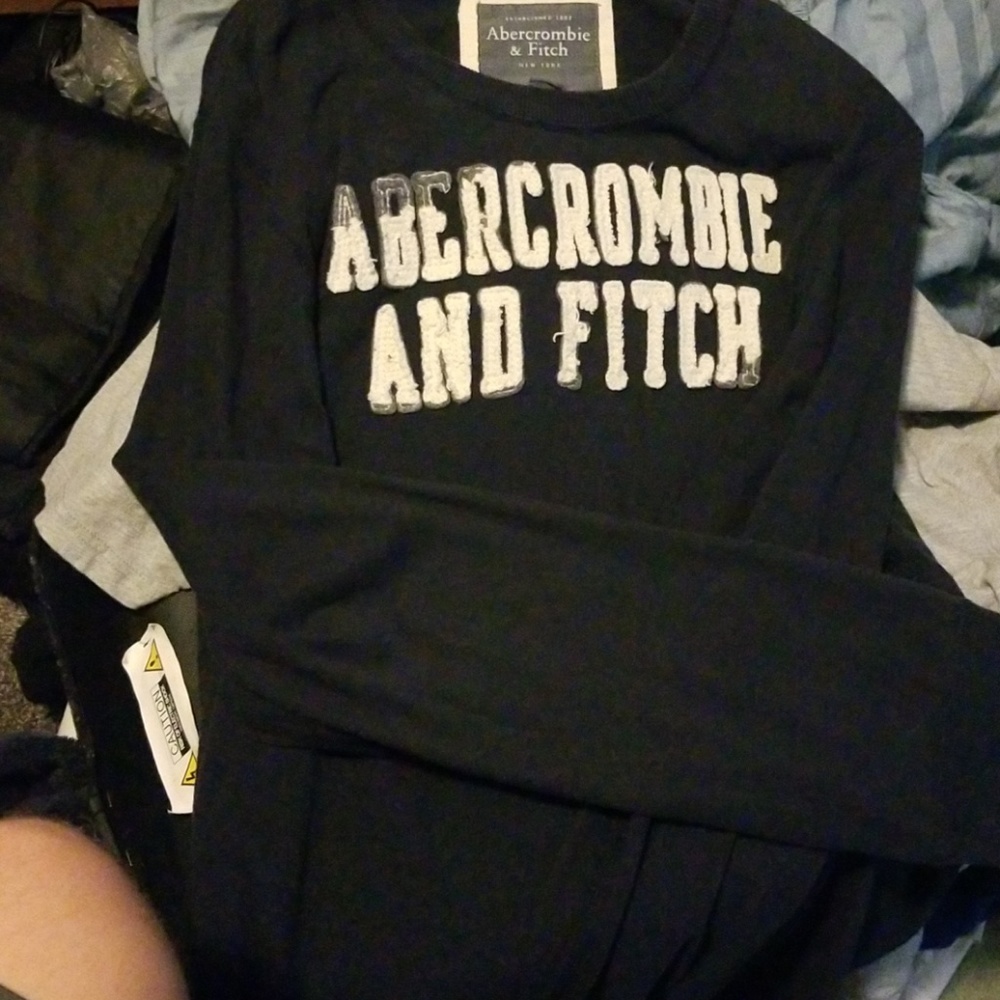A&F blue muscle long sleeve shirt